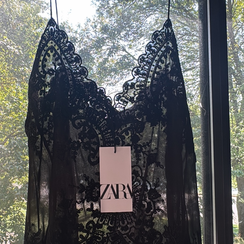 Zara Elegant Black Lace Chemise